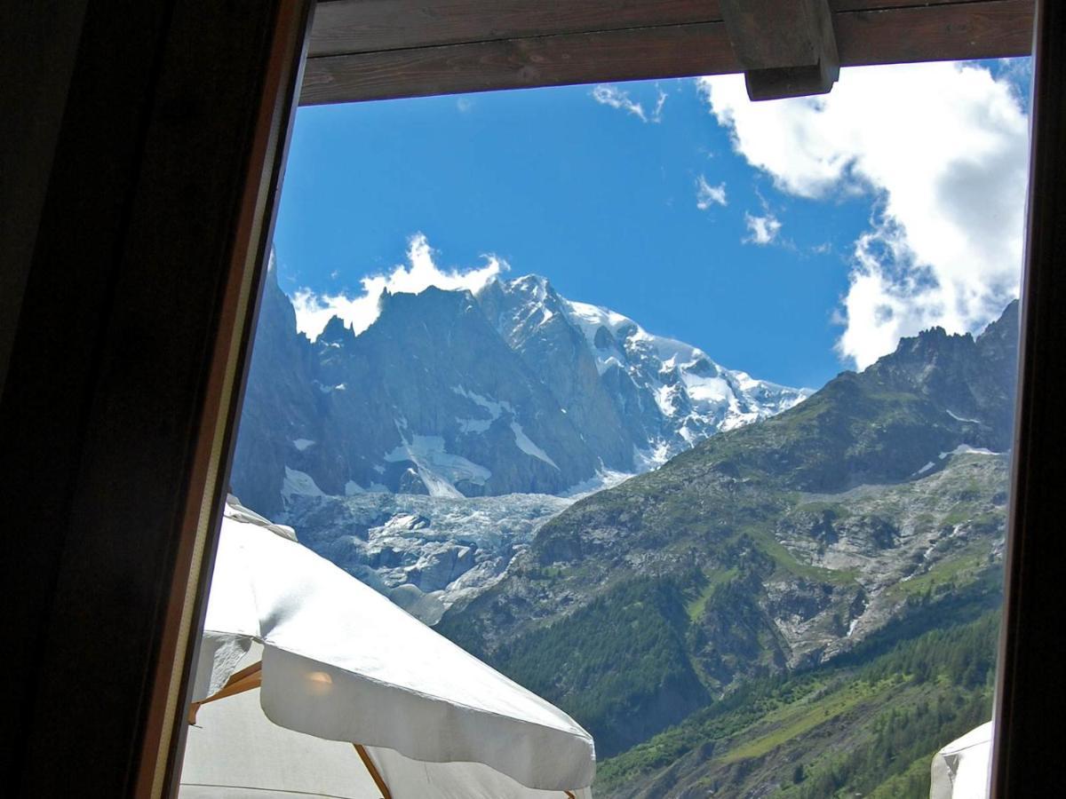 Hotel Aigle Courmayeur Exterior photo
