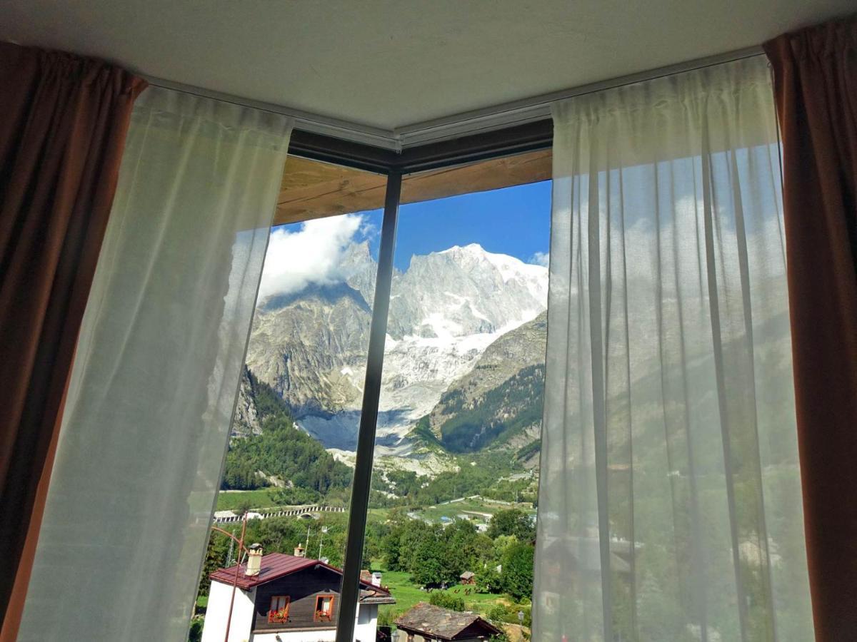 Hotel Aigle Courmayeur Exterior photo
