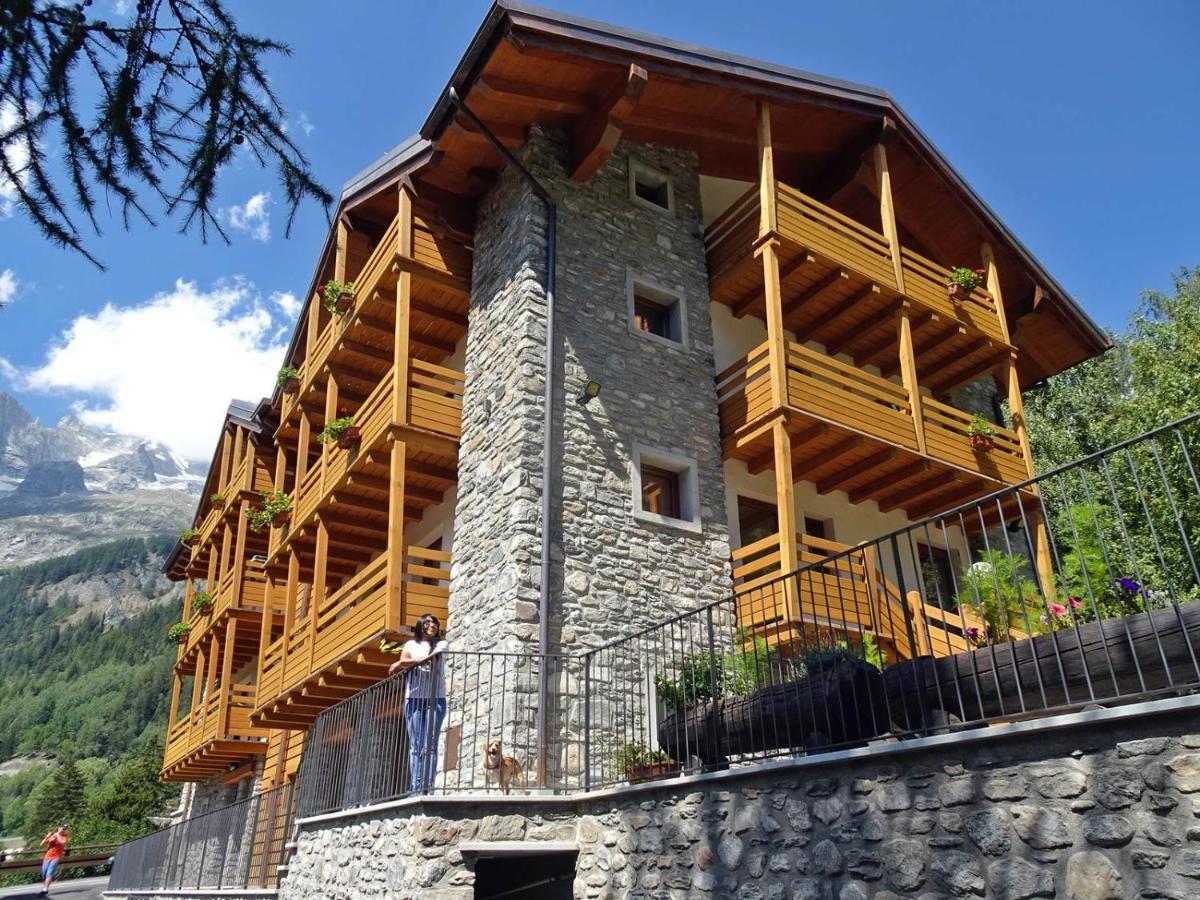 Hotel Aigle Courmayeur Exterior photo