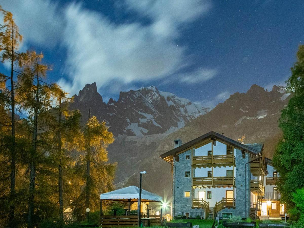 Hotel Aigle Courmayeur Exterior photo