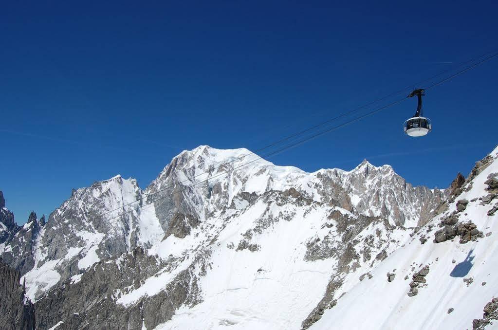 Hotel Aigle Courmayeur Exterior photo