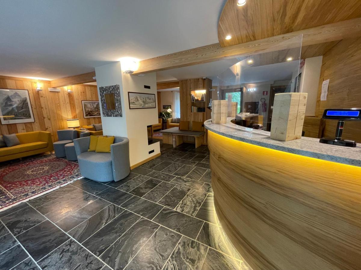 Hotel Aigle Courmayeur Exterior photo