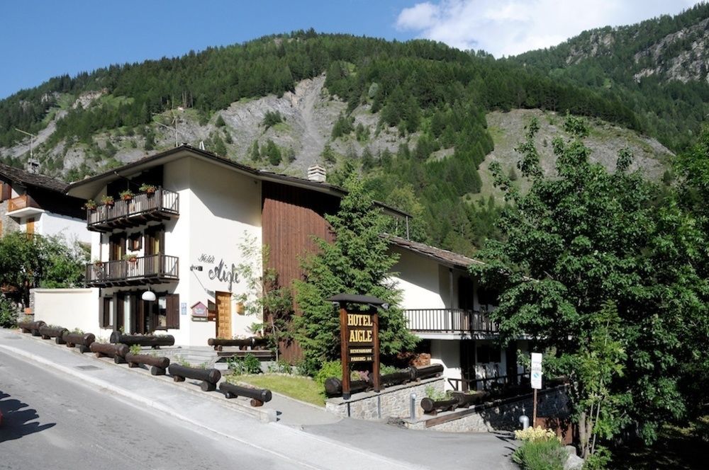 Hotel Aigle Courmayeur Exterior photo